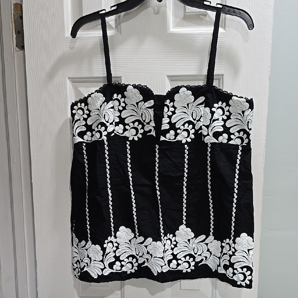 Black and White Floral Embroidered Top